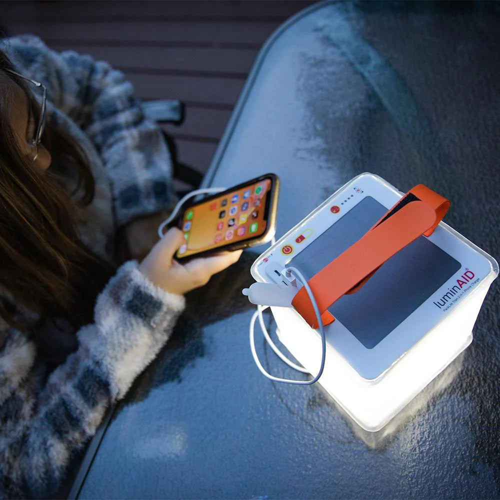 LuminAID - PackLite Titan 2-in-1 Phone Charger - Solarlaterne